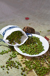 绿豆五谷杂粮食材摄影图