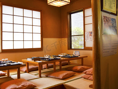 阳台图摄影照片_日本的榻榻米餐厅摄影图