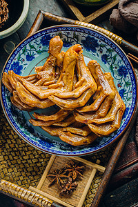 鸭爪摄影照片_美食卤鸭爪摄影图