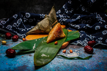 红枣粽子摄影照片_端午节粽子摄影摄影图