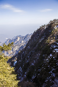 河南省平顶山市鲁山县神奇尧山群山雪景自然风光摄影图