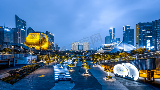 酒店酒店建筑摄影照片_杭州城市阳台广场摄影图