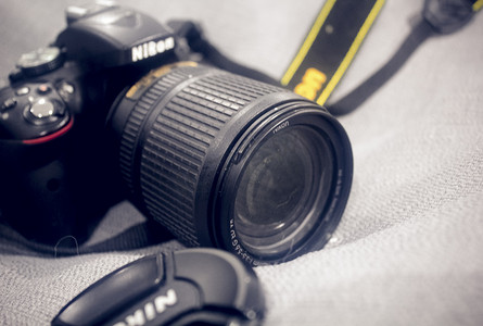 相机logo摄影照片_单反相机镜头摄影图