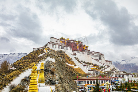 西藏天空摄影照片_西藏布达拉宫风景摄影图