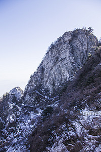 河南省平顶山市鲁山县险峻尧山石壁自然风光摄影图