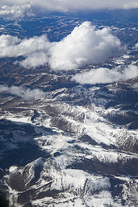 俯瞰大地山峰摄影图