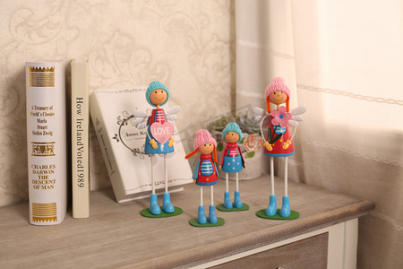 小陶瓷玩偶工艺品娃娃摄影图