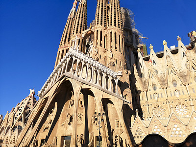 欧洲奢华镂空雕刻城堡摄影图