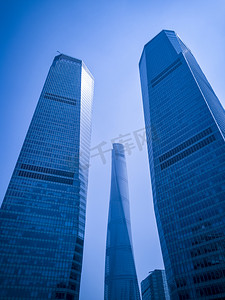 农村别墅高清大图三层摄影照片_城市高层摩天大楼高清风景图摄影图