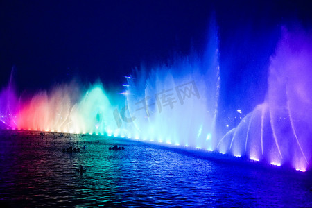 城市摄影照片_秋水广场喷泉