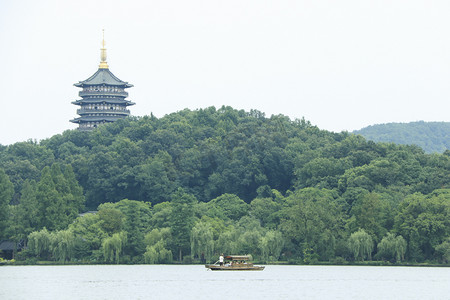 山水数目摄影照片_山水西湖塔摄影图