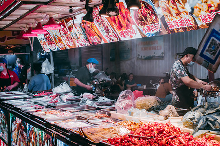 美食地摊经济摄影照片_夜市美食摄影图