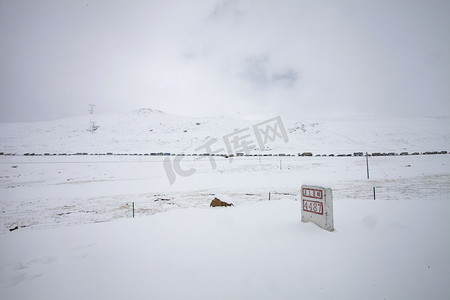雪山风景摄影图