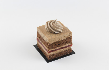 巧克力慕斯蛋糕摄影图