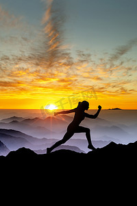 重阳节摄影照片_运动爬山奔跑健身摄影图