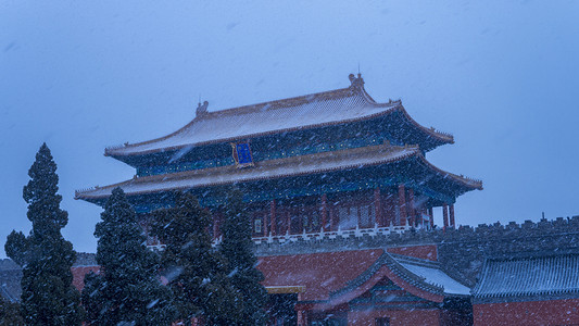 古风摄影照片_自然景观之雪后的故宫摄影图