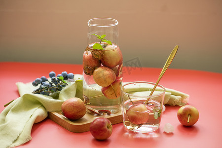 苹果苹果汁摄影图