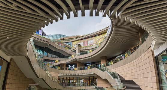 东莞 民盈·国贸中心购物区摄影图