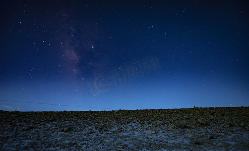 星空山川背景摄影照片_夜空星空摄影图