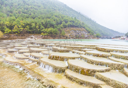 玉龙雪山下白水台摄影图