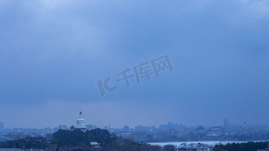 北海公园摄影照片_北京天空北海摄影图