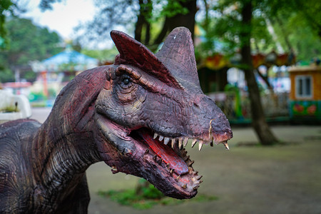 延吉恐龙摄影照片_恐龙模型特写摄影图