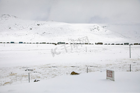 界碑摄影照片_西藏雪山公路摄影图