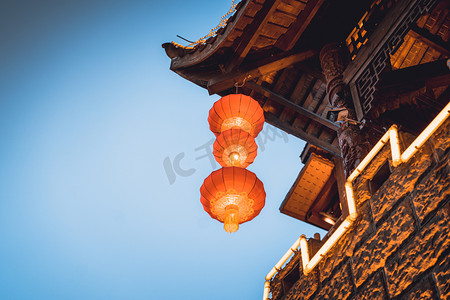 中国元旦摄影照片_城楼火红的灯笼摄影图