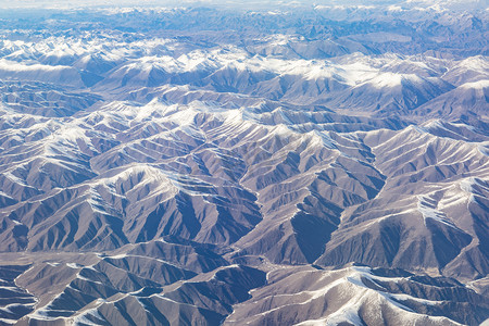 俯瞰大地山峰摄影图