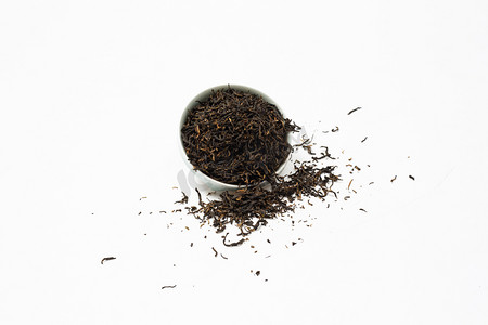 产品商图白色背景之野生红茶茶叶茶罐摄影图配图