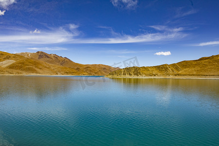 三角形积木图摄影照片_西藏纳木措湖风景区摄影图