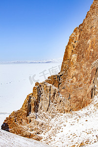 雪地摄影照片_雪地山岩摄影图