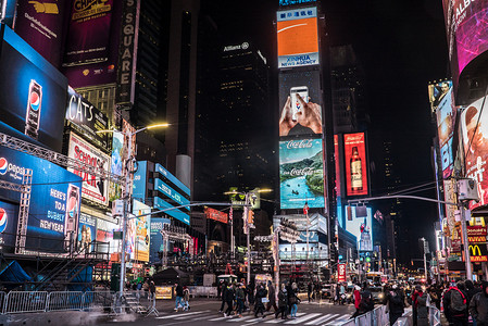 街景钢笔淡彩摄影照片_夜晚的纽约曼哈顿时代广场摄影图