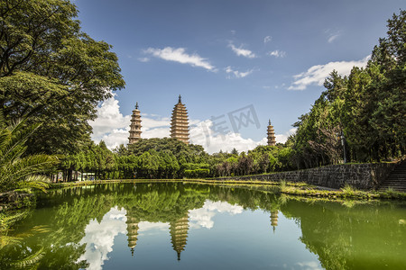 云南大理摄影照片_云南大理宗圣寺三塔旅游摄影图