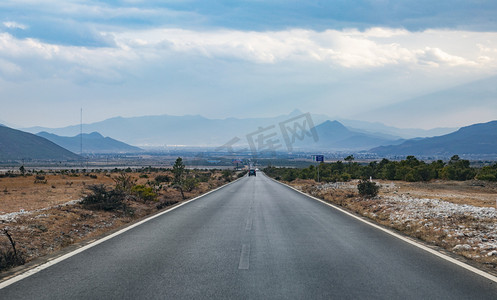 旅游区公路自然风光摄影图