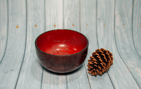 木碗红漆摄影图