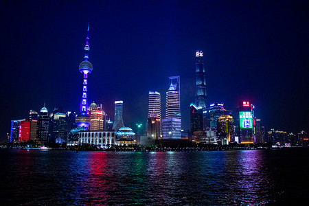 城市建筑摄影照片_上海外滩风景摄影图