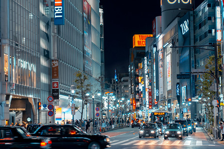 城市日本摄影照片_日本城市街道现代夜晚摄影图