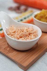 馄饨摄影照片_馄饨食材小虾米摄影图