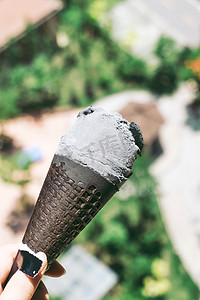 冰淇淋筒摄影照片_夏季雪糕摄影图