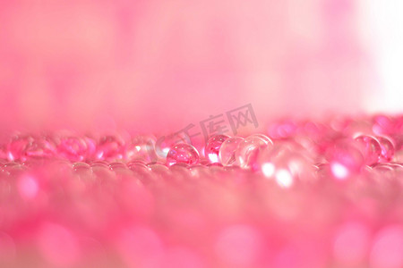透明质感玻璃摄影照片_粉色少女心玻璃珠