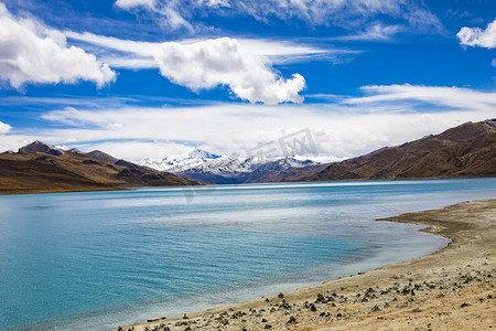 湖水摄影照片_西藏纳木措湖风景区摄影图