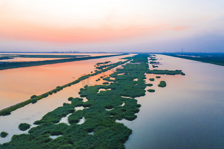 绿水青山摄影照片_大美湿地风景晚霞摄影图