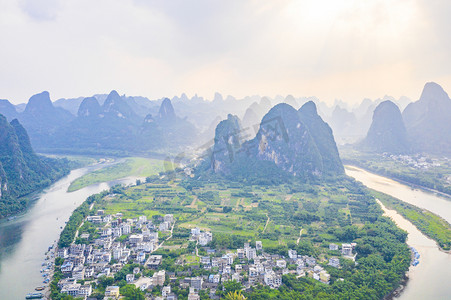 秋意正浓时山水摄影照片_航拍阳朔山水风光摄影图