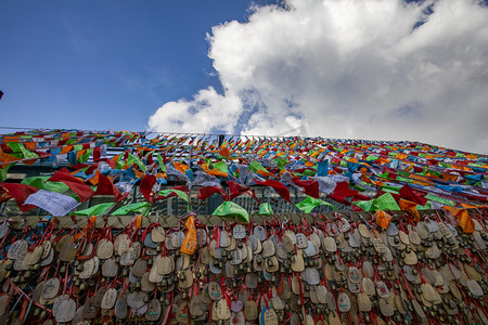 西藏祈福墙人文景观摄影图