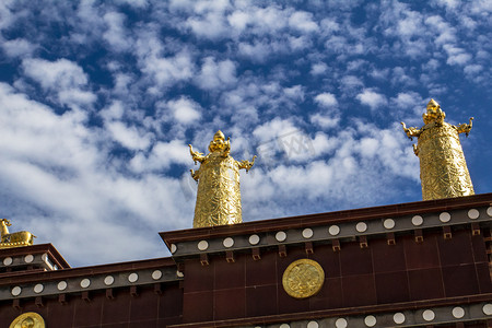 松赞林寺的建筑装饰摄影图