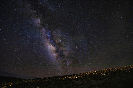 浪漫卡通星空摄影照片_夜空星空摄影图