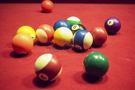 纯色红色摄影照片_台球台球摄影图