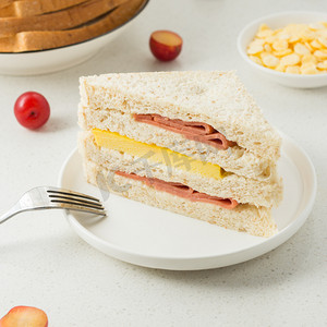 三明治早餐摄影照片_早餐三明治摄影图