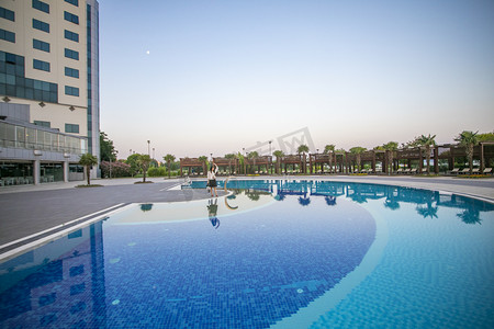 酒店泳池摄影图